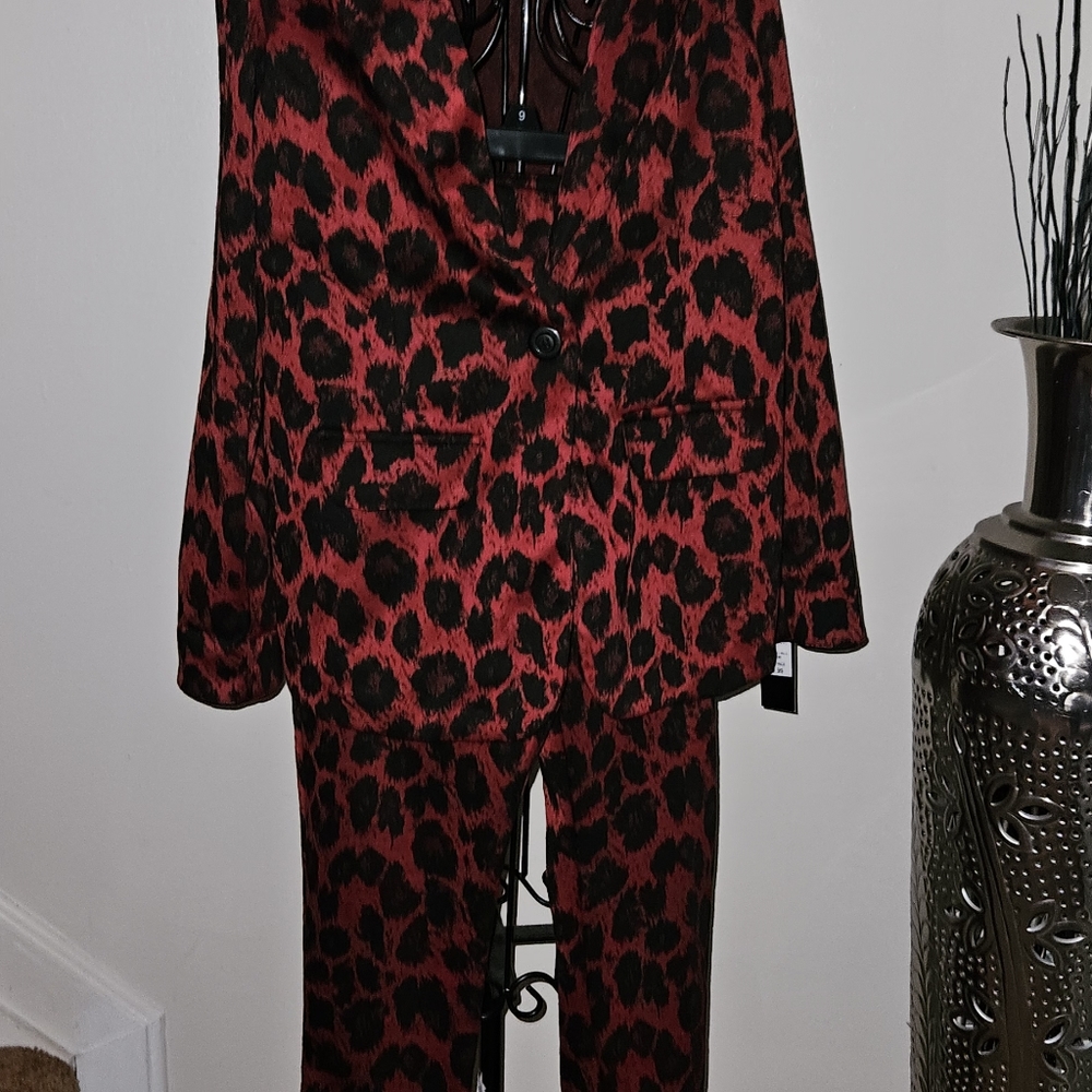 NWT LAURA CRUZ 2PC ANIMAL PRINT BLAZER & PANT M